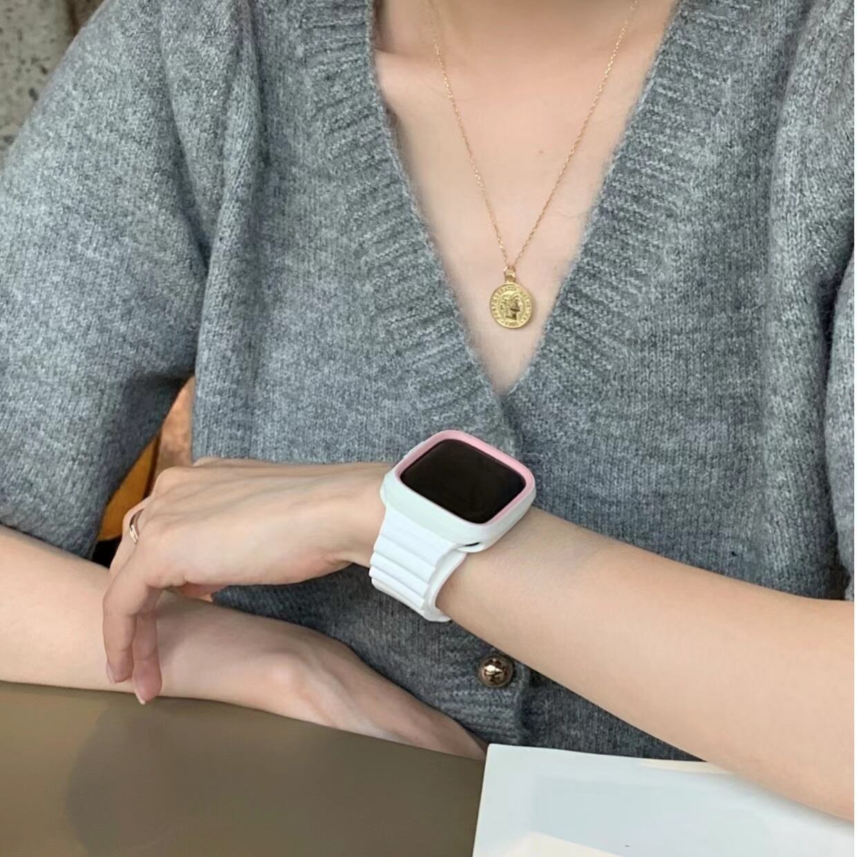 White Silicon Band & White Pink Apple Watch Case ホワイトシリコン