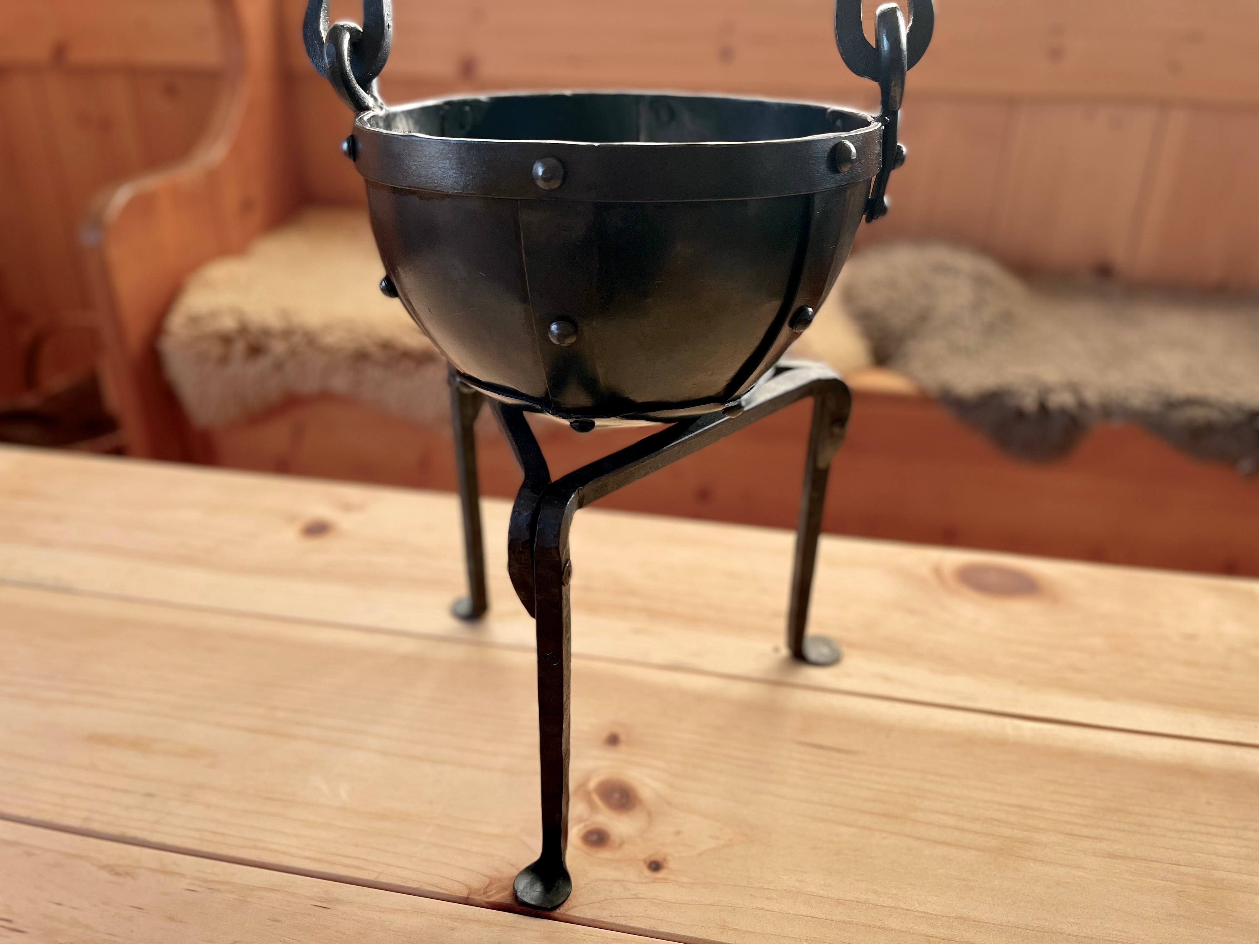 鉄鍋 ヴァイキング 鍋蓋なし 鍛造［約3.5L］／キャンプ 焚き火