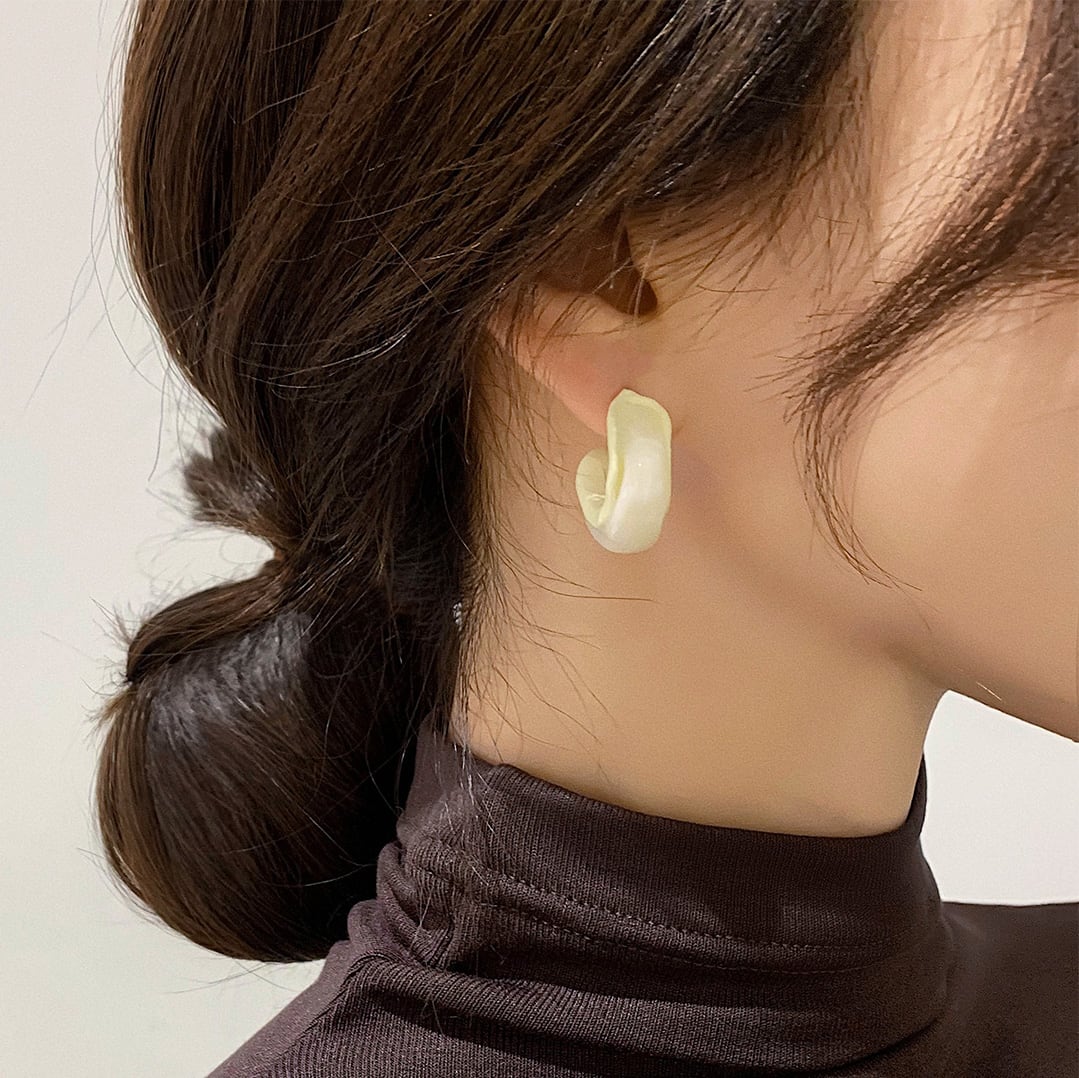 ハーフクリアレイヤードピアス K0302