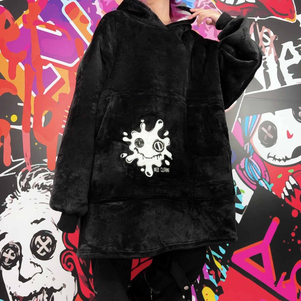 LAST NieRの日限定MEGA SALE】着る毛布もこもこFACE UNISEX HOODIE