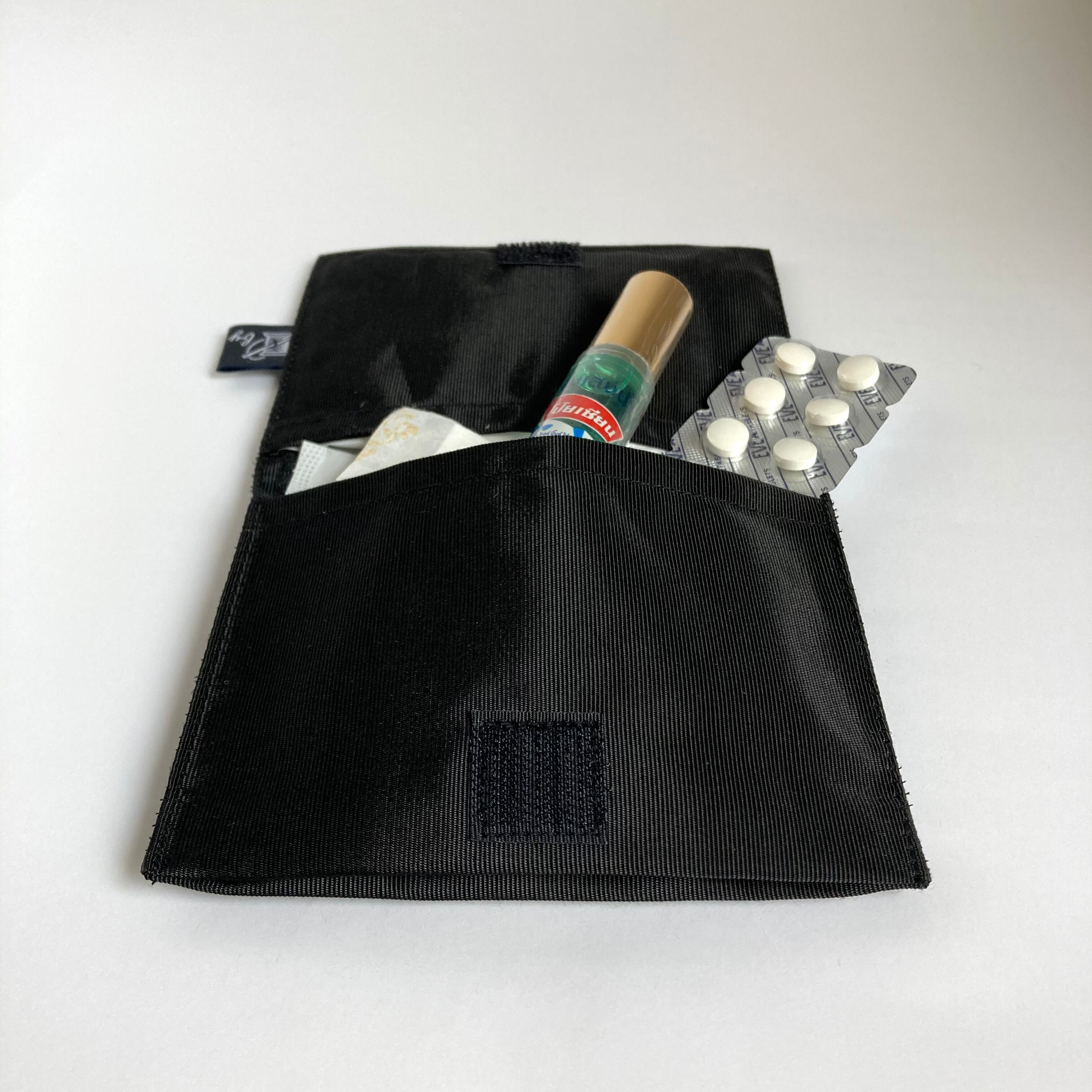 定番人気＞出先で重宝！Bagスッキリ！目立たずさりげなく携帯できる