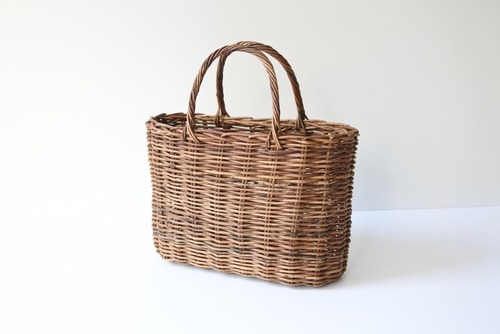 chocolate vine basket bag  / あけびの籠バッグ