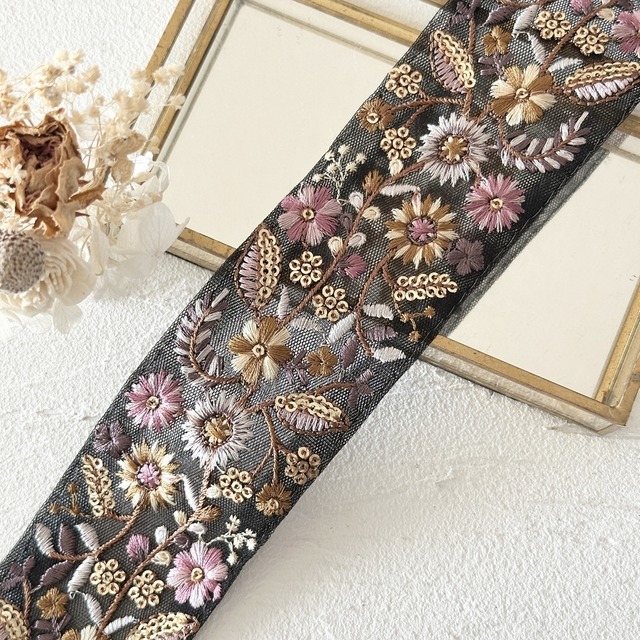 新色　ミックスガーデン[パープルブラック] インド刺繍リボン  3376
