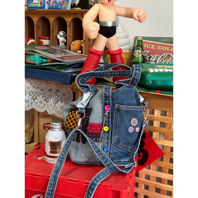 BLACK古着屋のボタン切替ショルダーバッグ