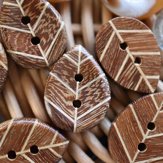 寄せ木細工調 ウッドリーフ 2穴 25㎜