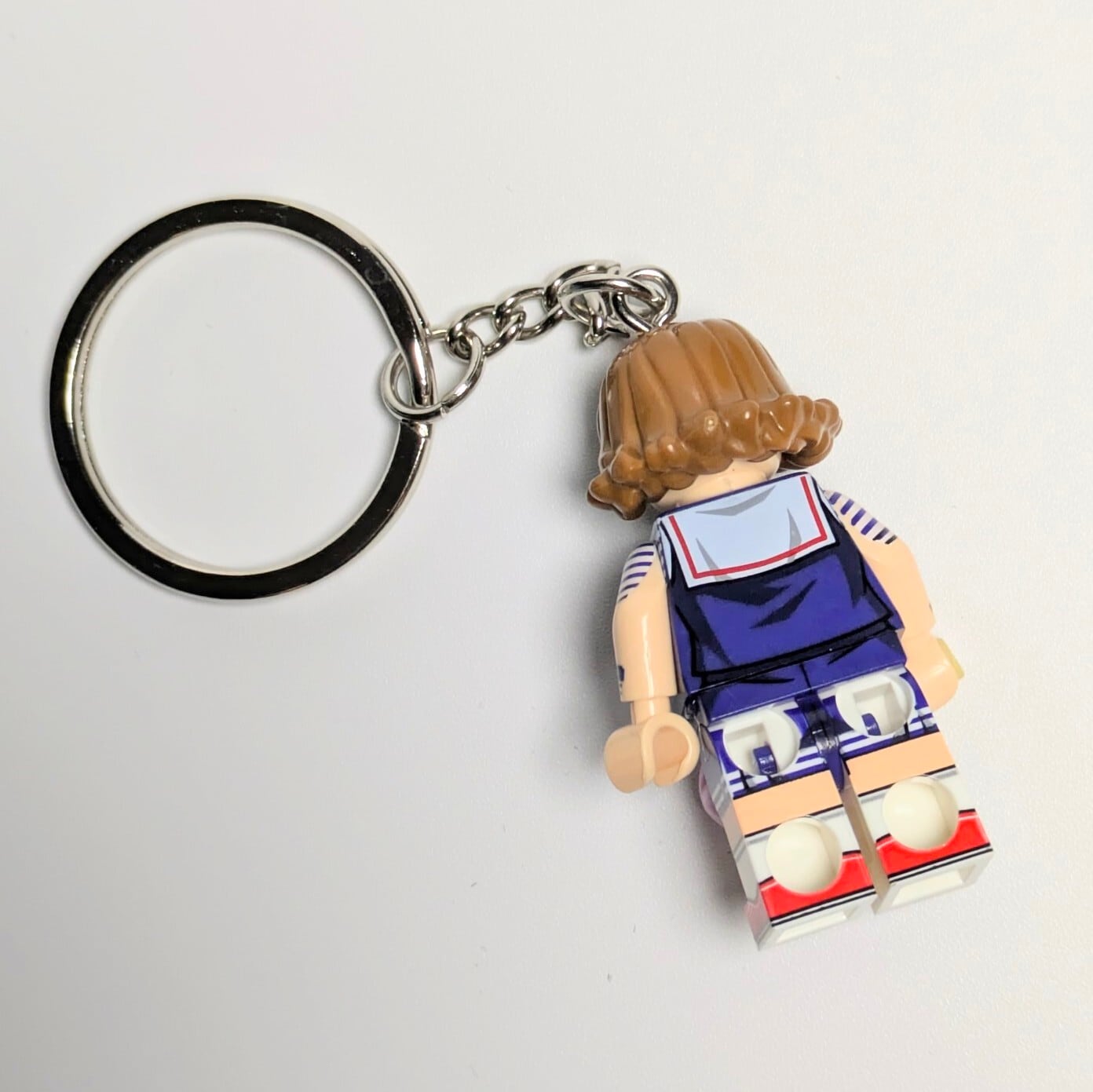 ☆ブロックフィギュアキーホルダー☆【 Stranger Things / ストレンジャーシングス 】 ロビン・バックリー / Scoops Ahoy(スクープス・アホイ) / スターコート・モール 〚アメリカン雑貨 アメトイ〛