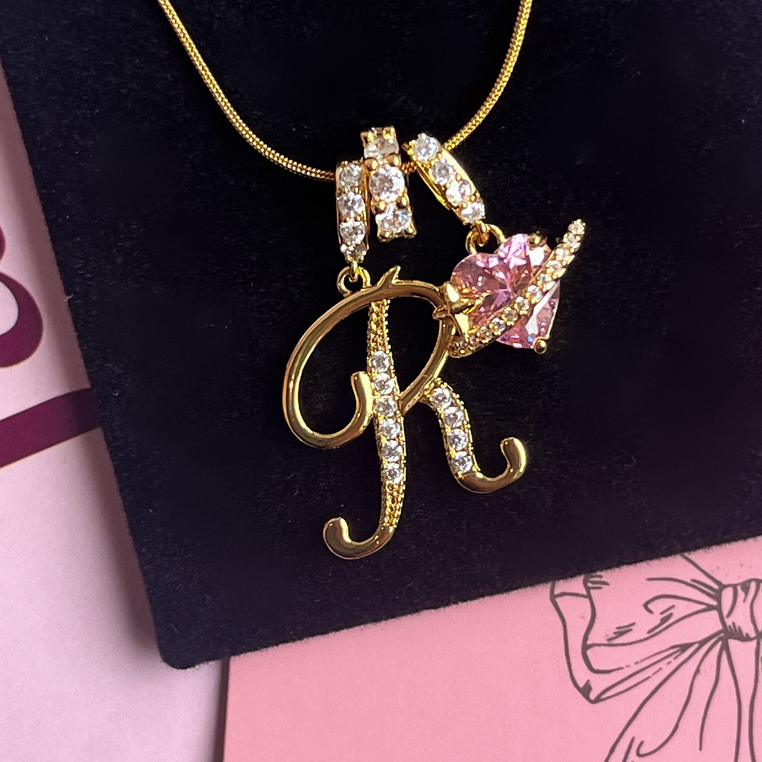 月影イニシャルペンダント 〜 愛を灯す小さなハート♥LA294