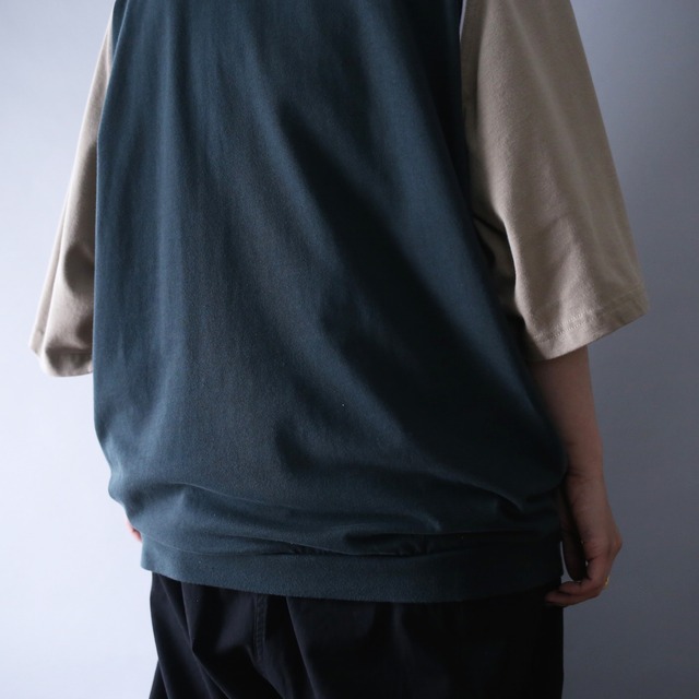 good coloring switching design over silhouette h/s pullover