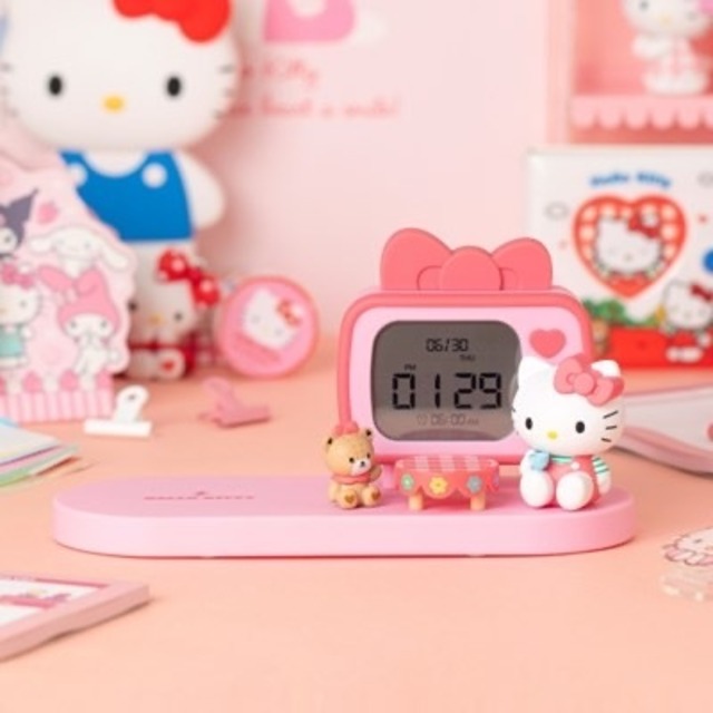 【韓国限定 公式】sanrio hello kitty wireless charging clock / ハローキティー ワイヤレス チャージング クロック 置き時計 充電器