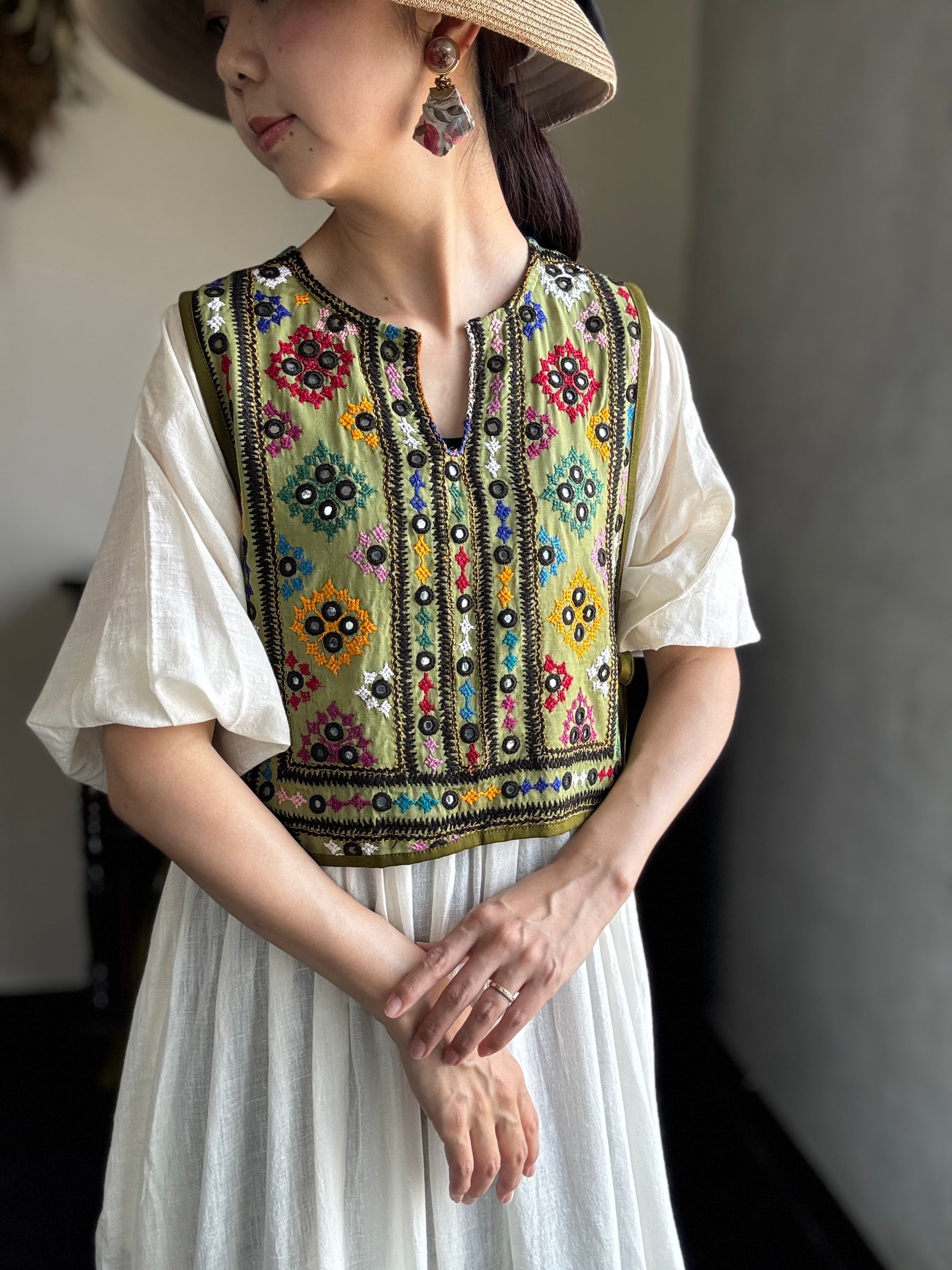 バロチベスト（バロチ刺繍） Balochito ｜ バロチ刺繍ベスト専門店