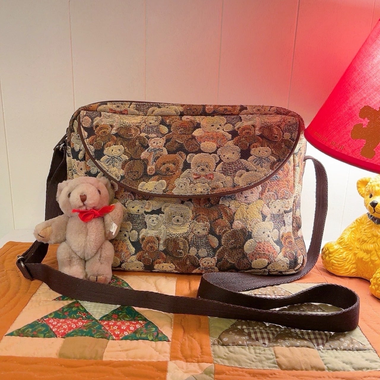 many bear gobelin shoulder bag