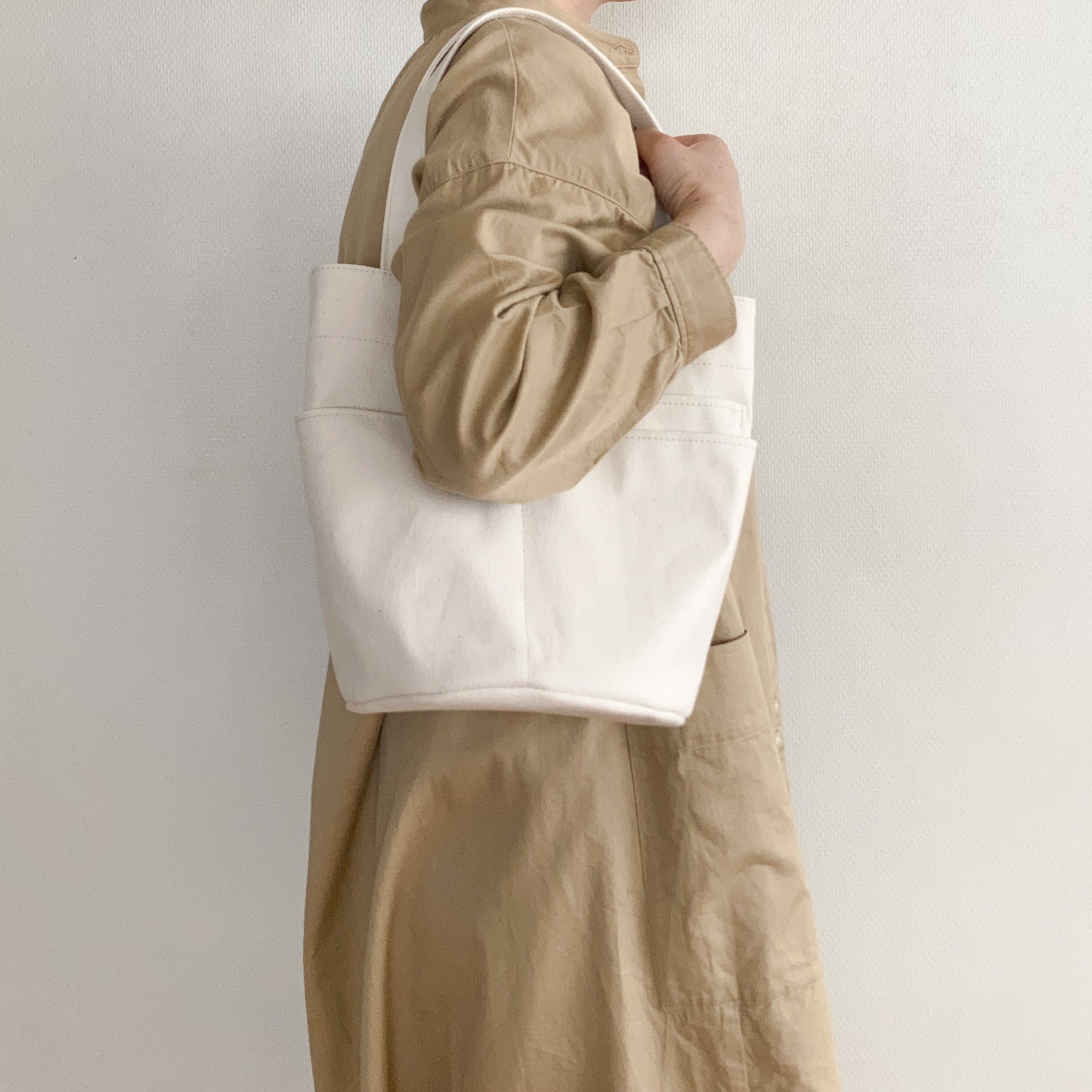 ダブルポケット丸底トート 生成り / 9号帆布 | aoya bags | シンプルで