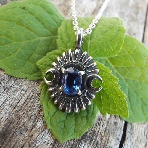 【商談中】カイヤナイトペンダント 商談中】カイヤナイトペンダント 虹入り♪ 高品質カイヤナイト