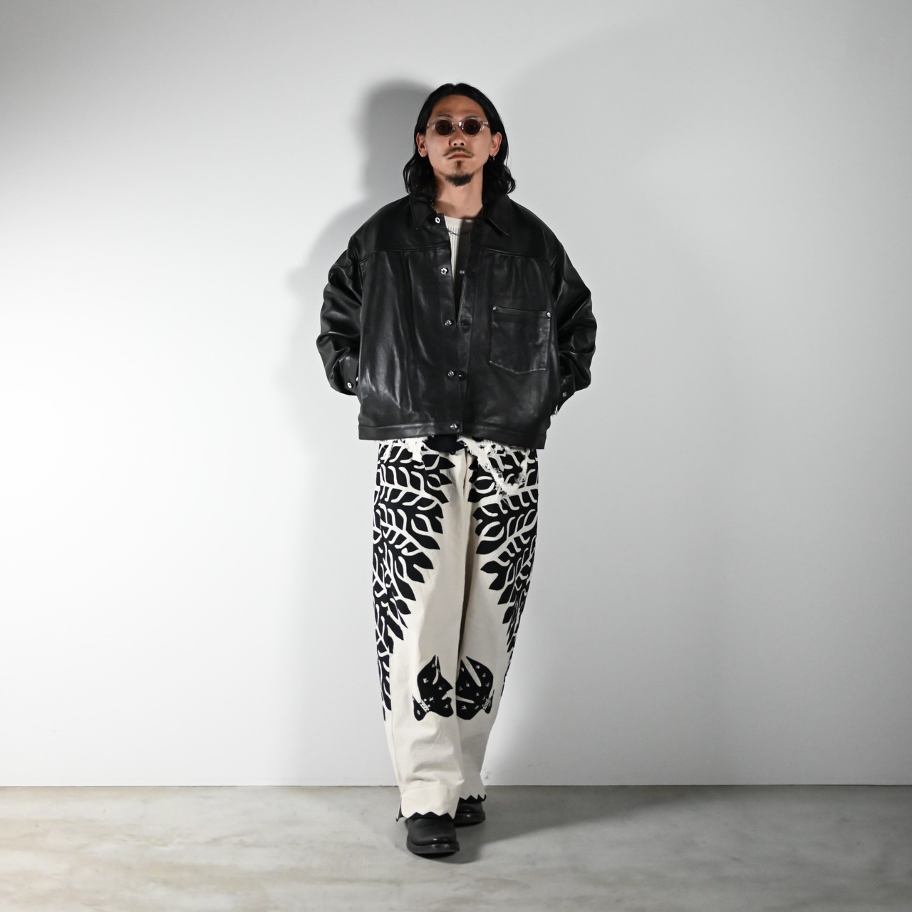 CCUの新作「TRUCKER JACKET」コーディネート