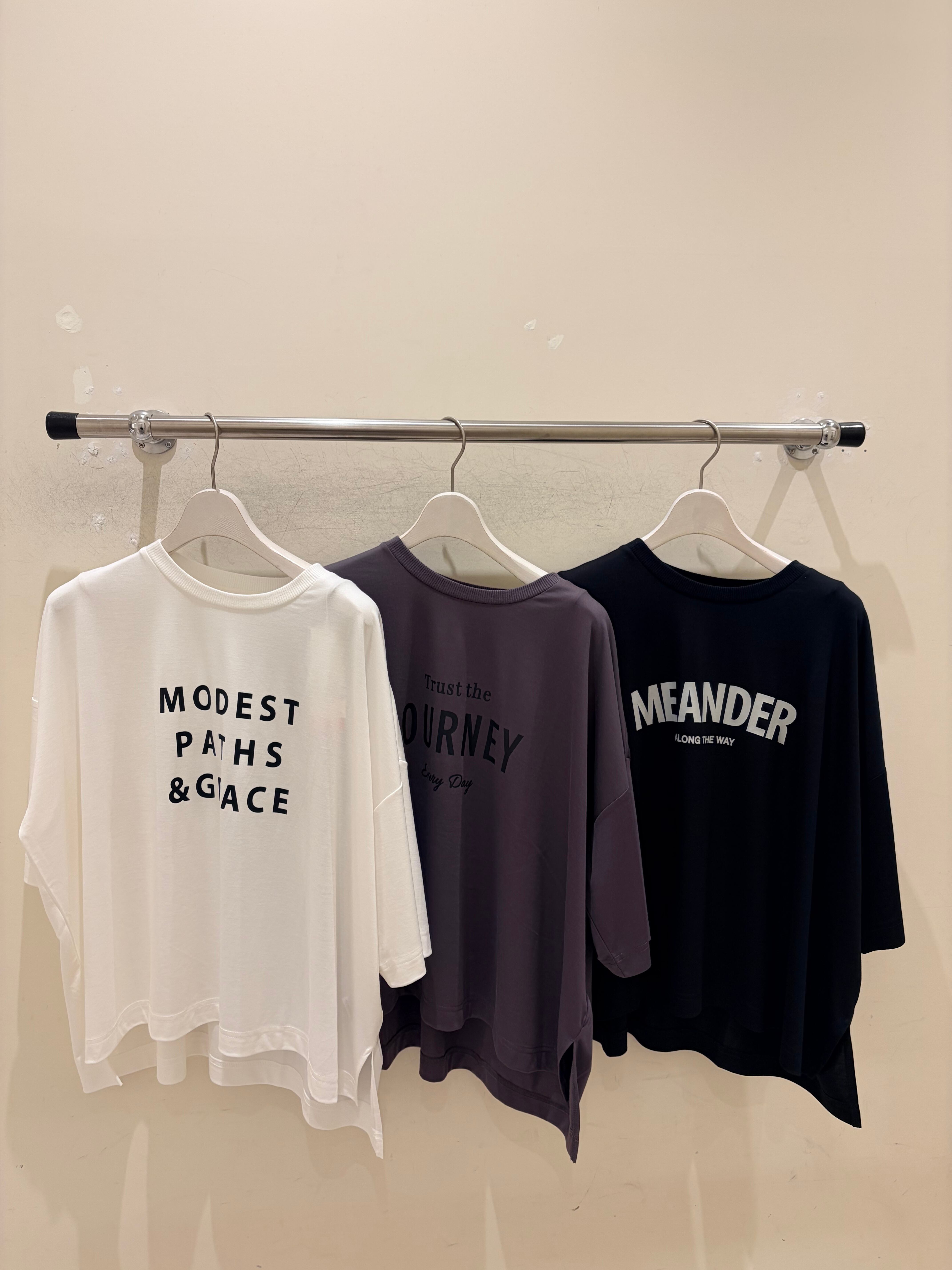 ゆったりロゴプリントTシャツ CIC0268/m.m.o.
