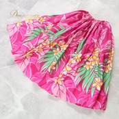 フラダンス 衣装 パウスカート ピンク系 ハレハワイイ 日本製 プルメリア柄 ハワイアンプリント ピンク アロハ フラ ダンス レッスン 練習 ダンス衣装 ハワイアンダンス レディース ホワイト系 グリーン系 イエロー系 スカート シングル 華やか 鮮やか かわいい おしゃれ 72cm ピンクパウスカート 花柄 9号 トルソー用 フローラル柄 南国 ハワイ風 リゾート ふんわりスカート Aライン ギャザースカート ウエストゴム プリントスカート 綿混 フラレッスン用 フラ衣装 練習用 レディーススカート