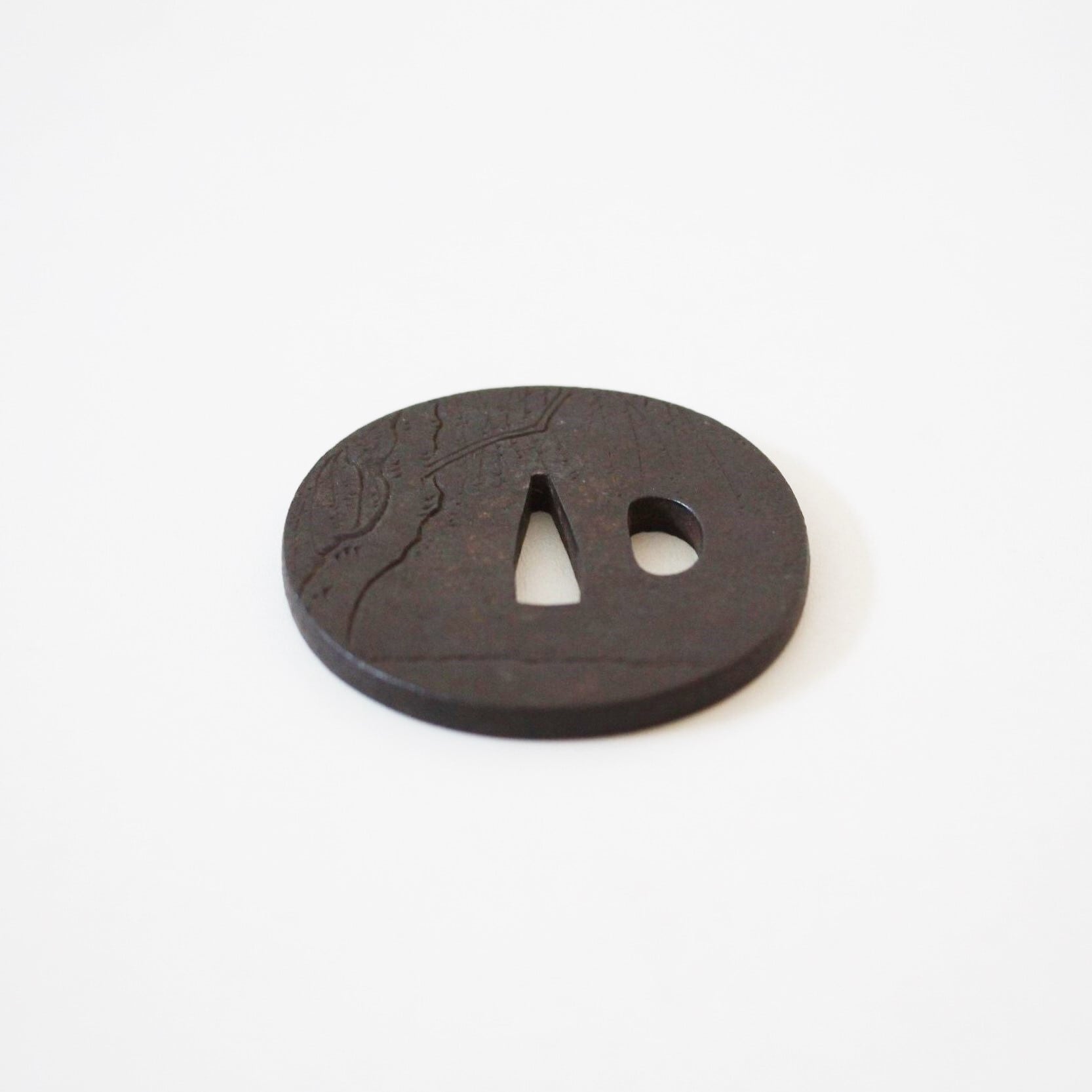 アンティーク 鬼の図の鉄地鍔 菊池序克 d7.6cm Antique Japanese Iron