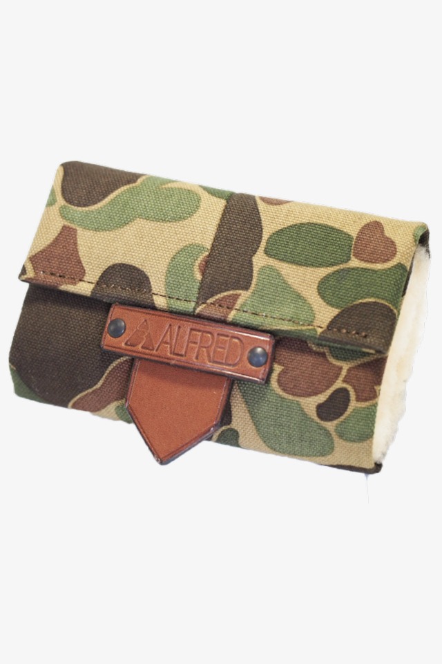 HAND MADE MOUTON SPOON WALLET / M / Olive