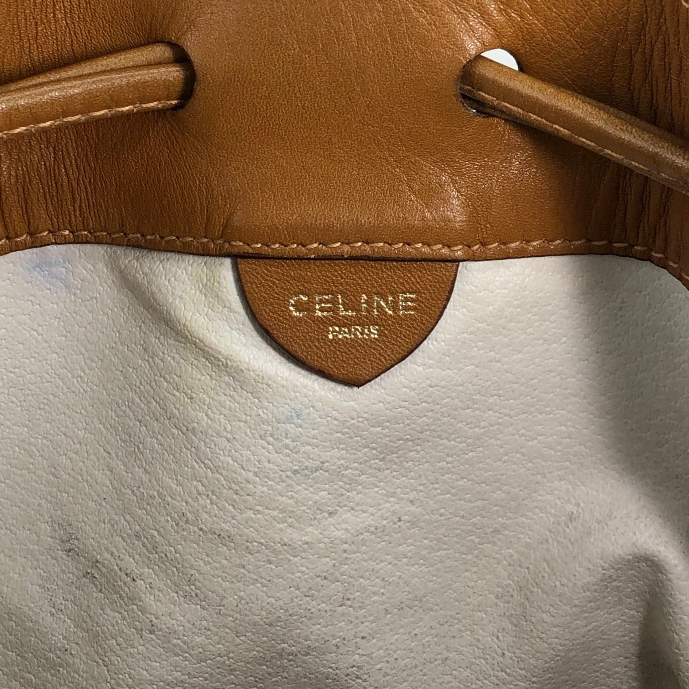 CELINE セリーヌ マカダム  ショルダーバッグ ホワイト ブラゾン型押し PVCレザー  y88uii CELINE セリーヌ マカダム ショルダーバッグ ホワイト ブラゾン型押し