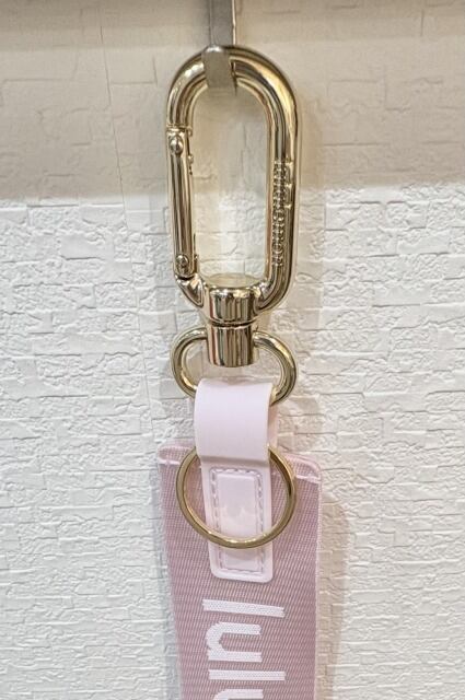 lululemon】ルルレモン Never Lost Keychain カラビナ付き キー