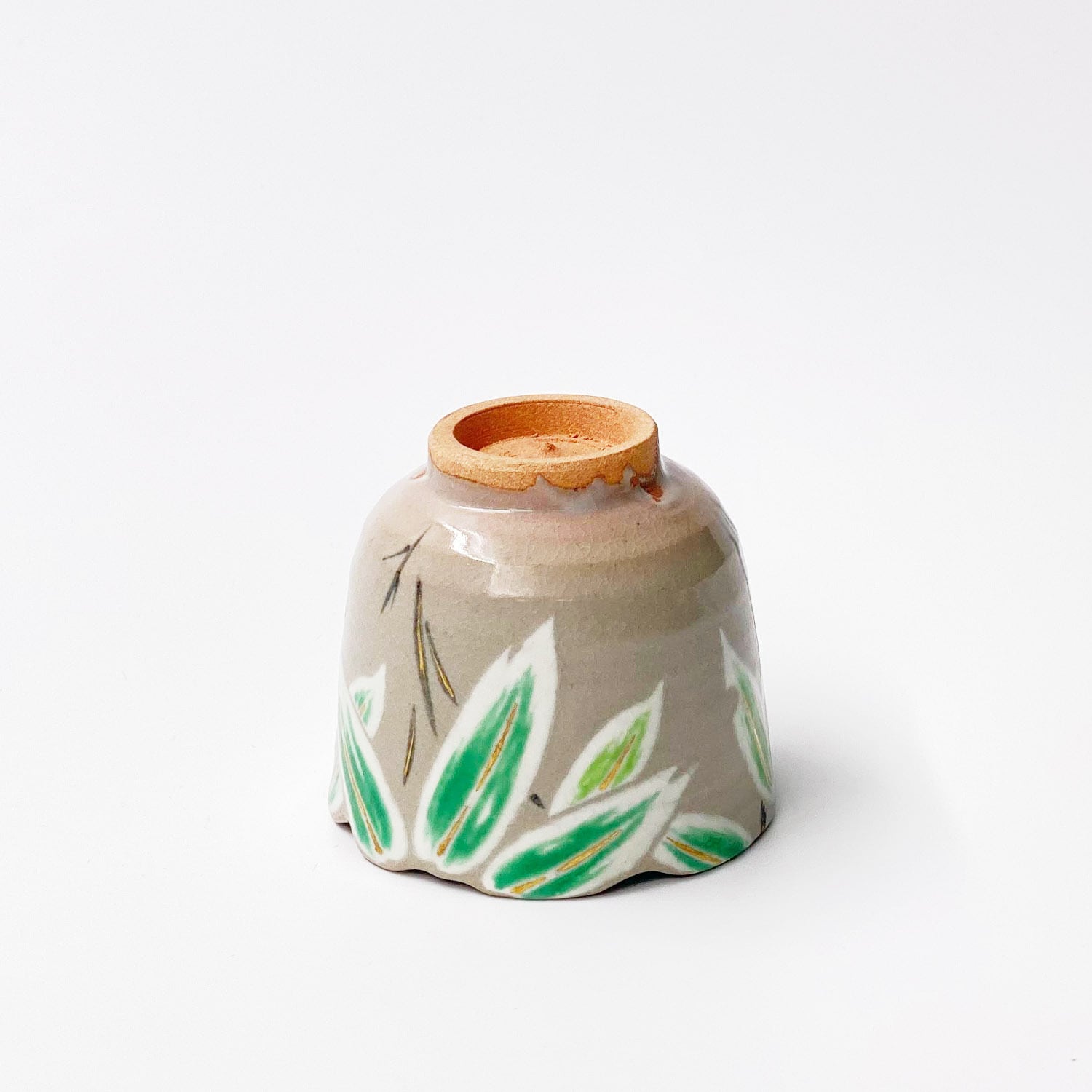 乾山写し熊笹さけ呑／Big sake cup,colored big bamboo grasses | 真葛