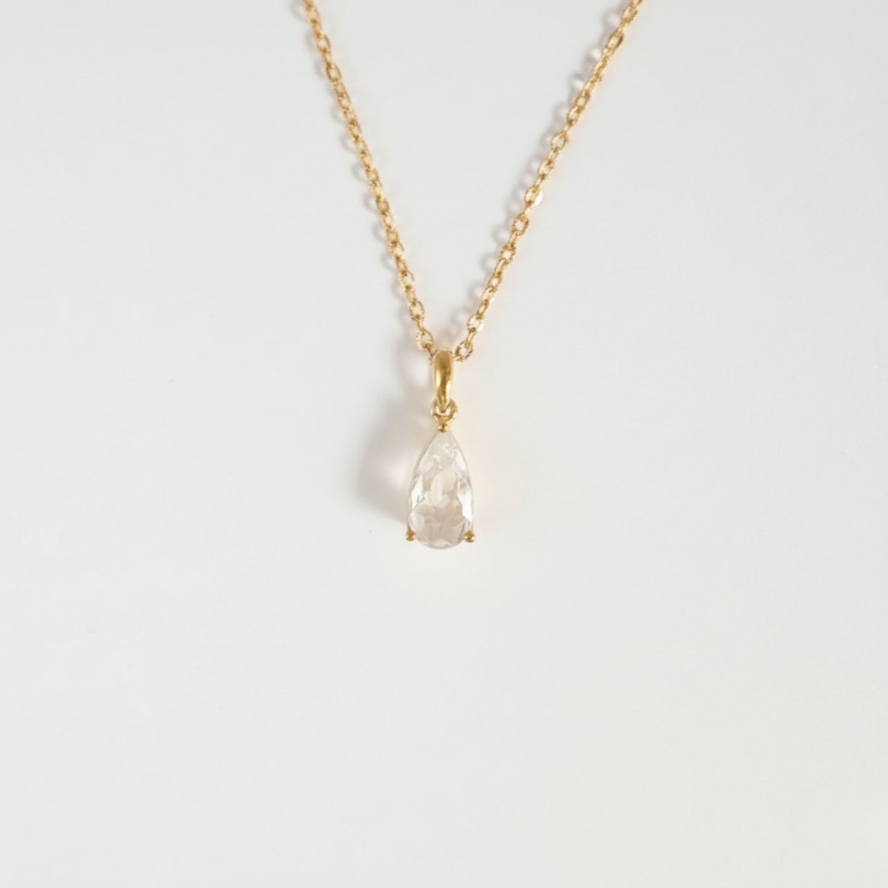 【ロシア産】フェナカイト 2.65ct ペンダント トップ(ドロップ)|SV925 (ゴールド)〈ケース・ギフトボックス・証明書付き〉