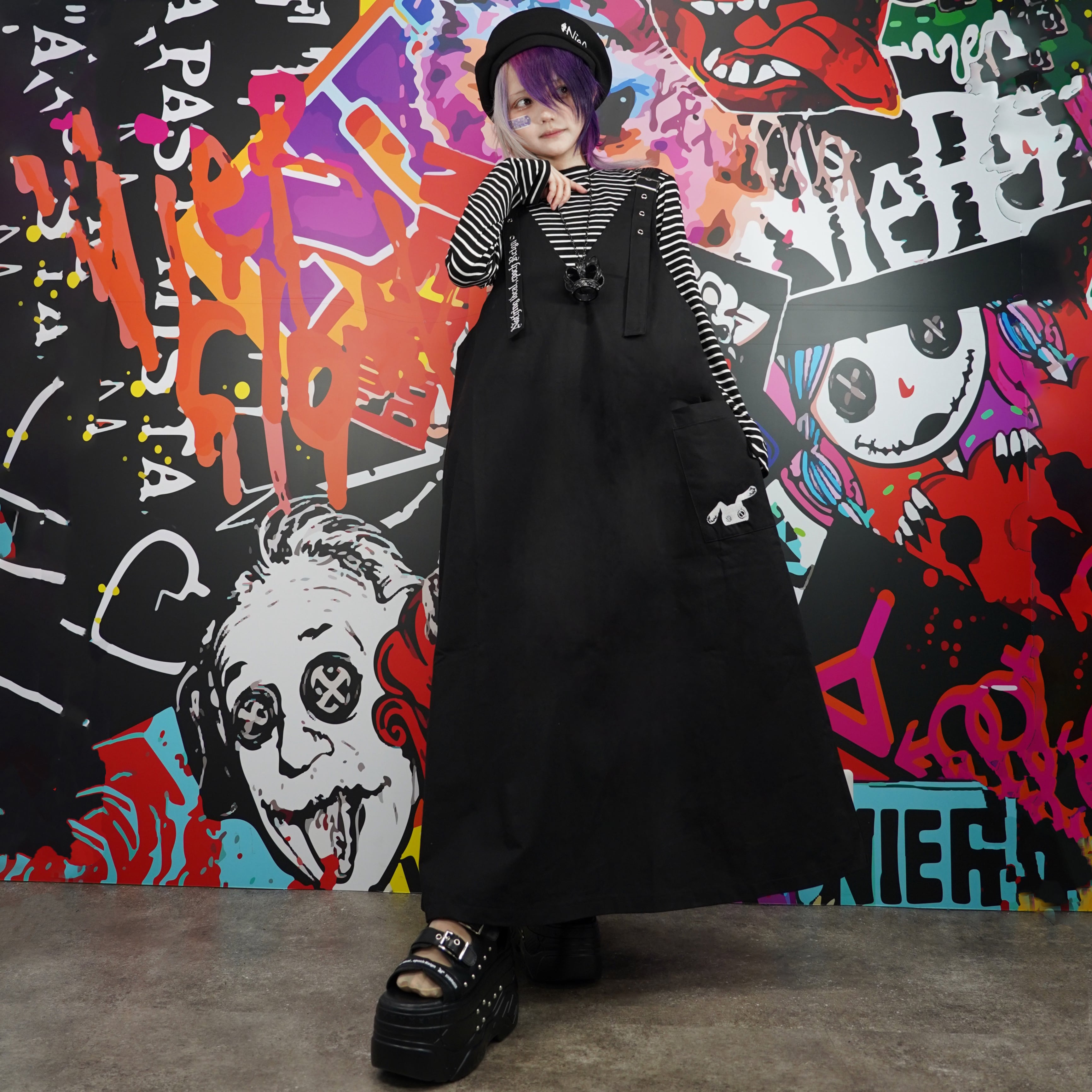 NieRの日限定赤字プレゼントイベント》刺繍入りBLACK A-LINE JUMPER