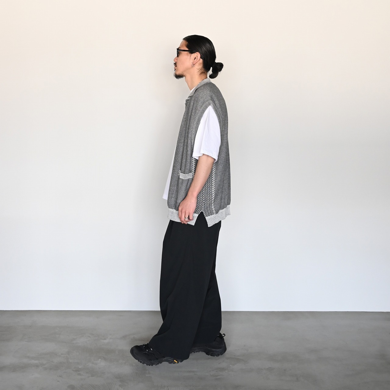 YASHIKI(ヤシキ)Kinkai Collar Vest　スタイル