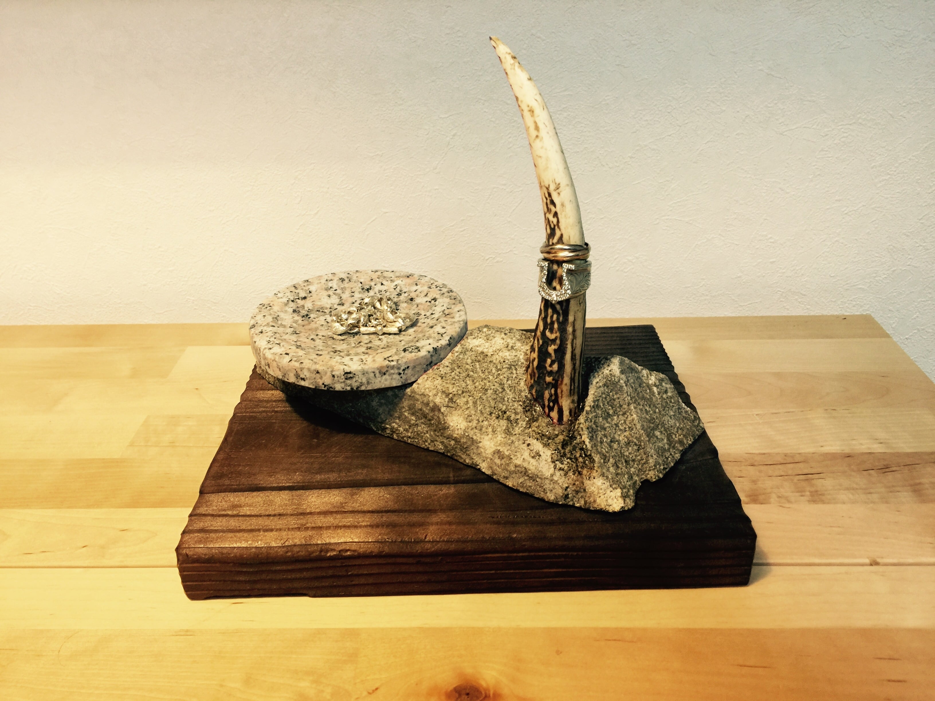 鹿の角 お香立て・アクセサリー置き・キースタンド・指輪スタンド