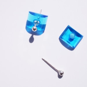 MATERIAL - EARRINGS: VINTAGE BLUE (ピアス)