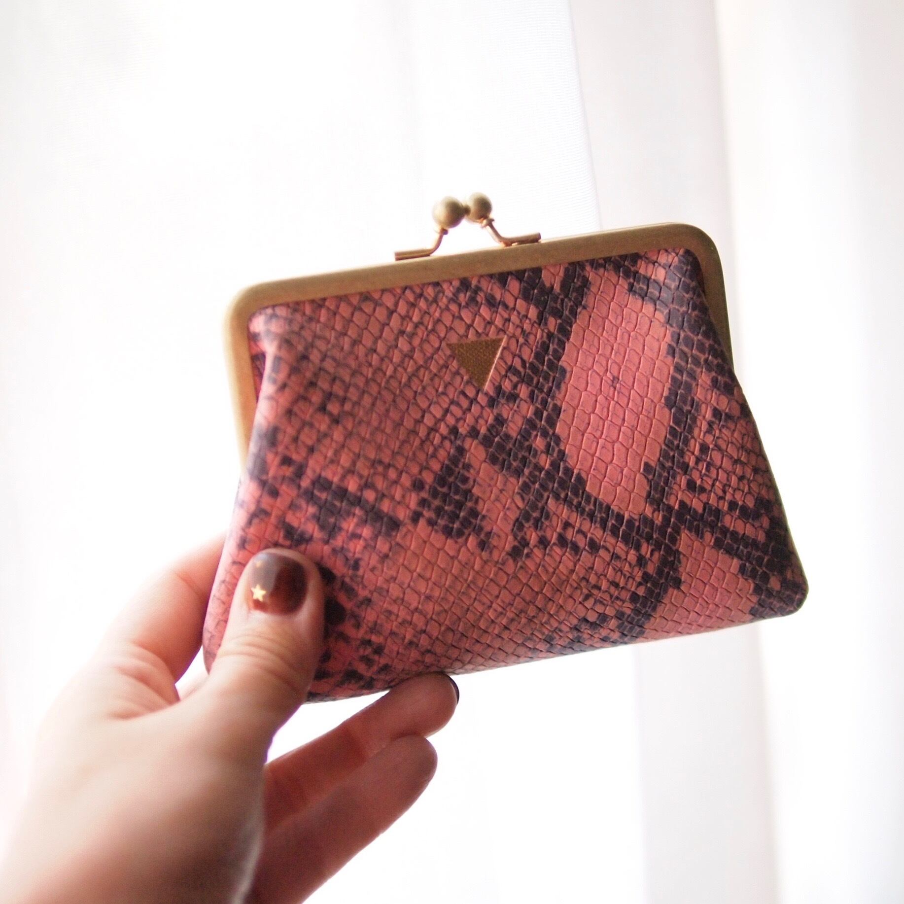 Minted シリーズ トライアングル ミニウォレット がまぐち財布 ピンクパイソン型押し Pettica