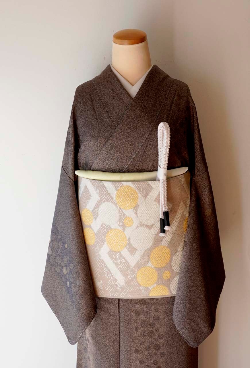 A*y様 小紋 セミアンティーク 大胆な染め パステルの暈し 正絹AK-8727 袷】煤竹色×鴇鼠地 天目染に水玉文 小紋 | 大山キモノ・ちぇらうなぼるた