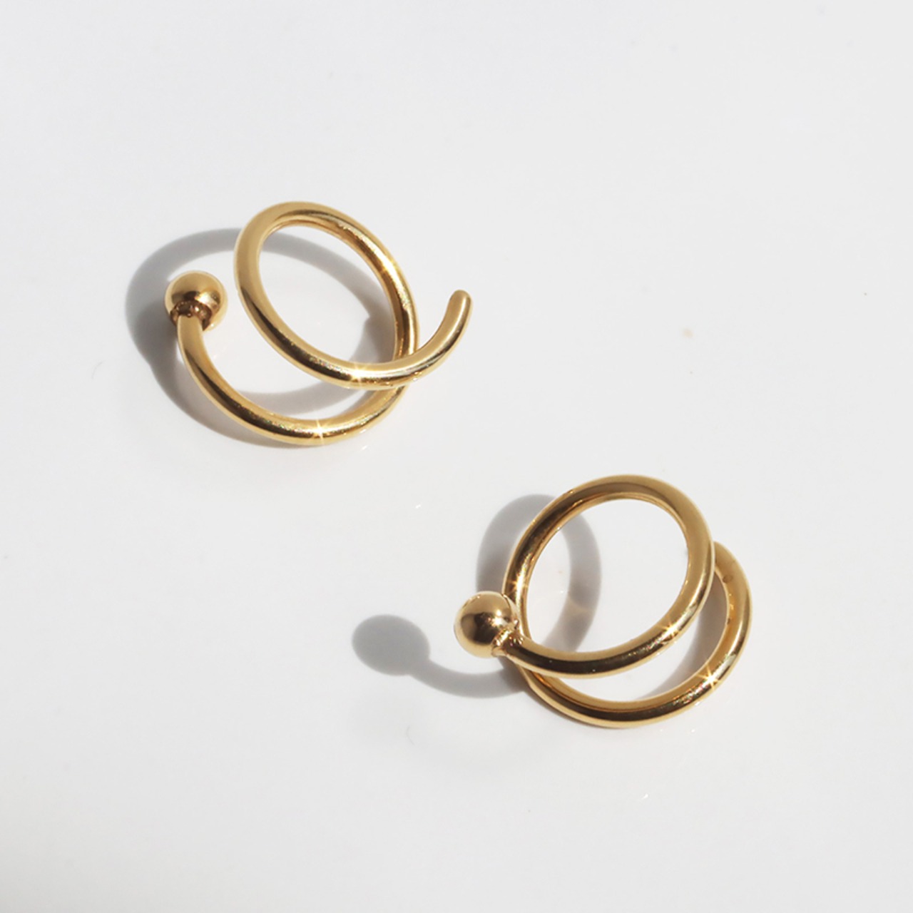 【ネコポス便】ピアス 小さめ スパイラルピアス 18k ステンレス つけっぱなし 金アレ対応 レディース フープピアス シンプルゴールド 金属アレルギー  2224