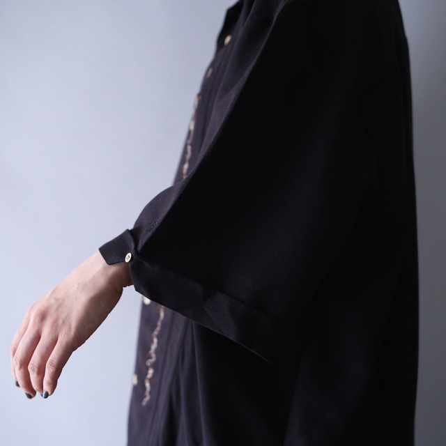 "刺繍×カクテル" symmetry design over silhouette h/s shirt