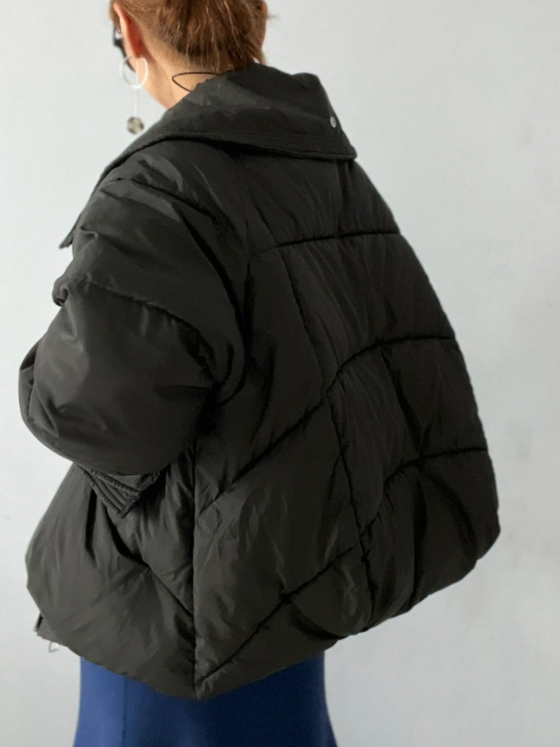 Black) B.MARIA Eco-Fur Collar Pear Silhouette Jacket | MARIA