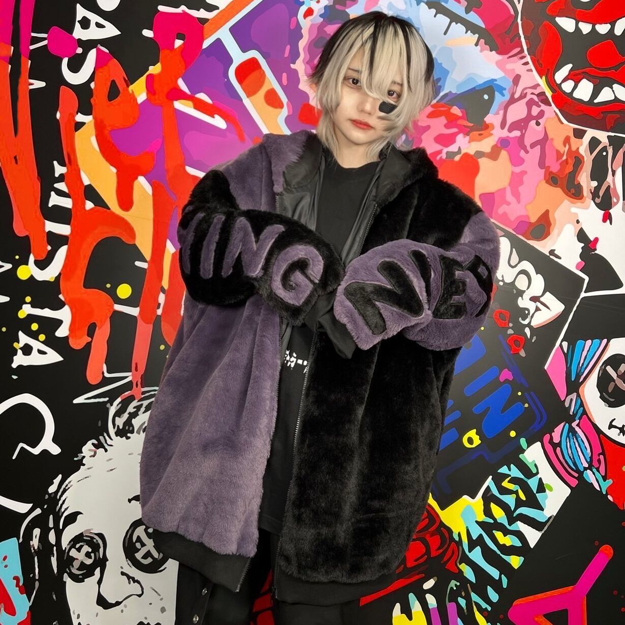 超ふわもこBACK LOGO TWO-TONE ZIP OUTER【BLACK×PURPLE】 | NIER CLOTHING