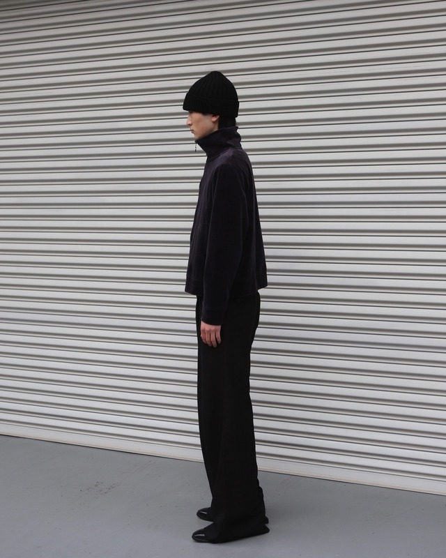 short lengthhigh  neck velours blouson