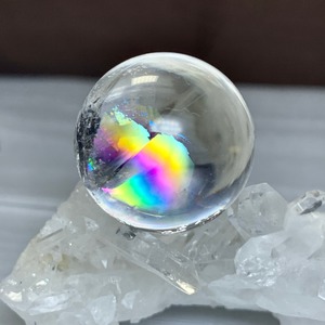 3.レインボー☆アイリスクォーツ スフィア