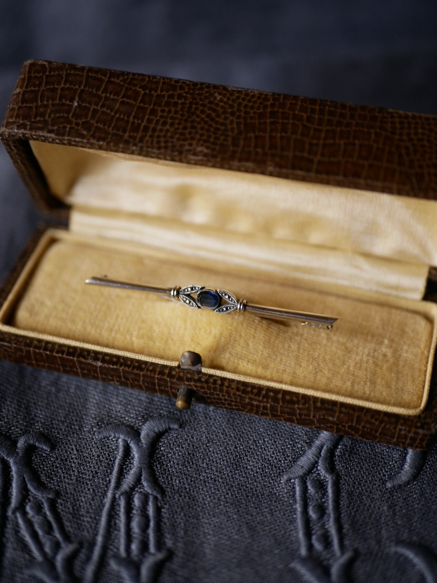 バーブローチ ブルー フランスアンティーク アンティークアクセサリー