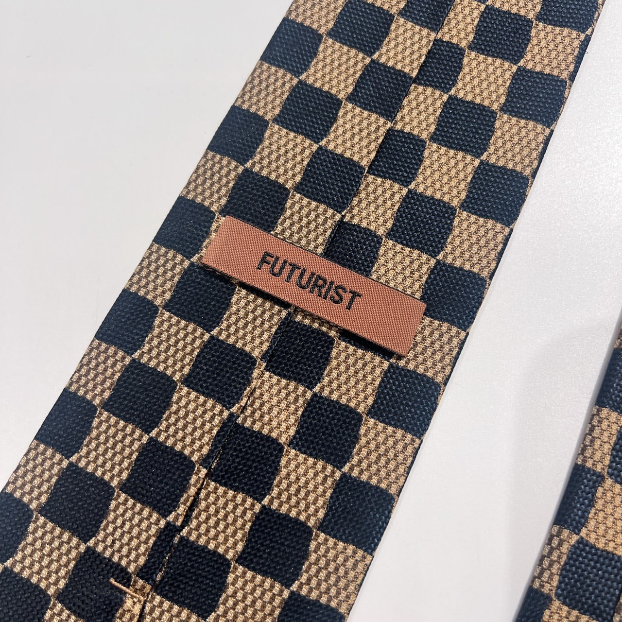 FUTURIST フューチャリスト シルク100% 総柄 チェック ネクタイ ベージュ ネイビー/レトロ
