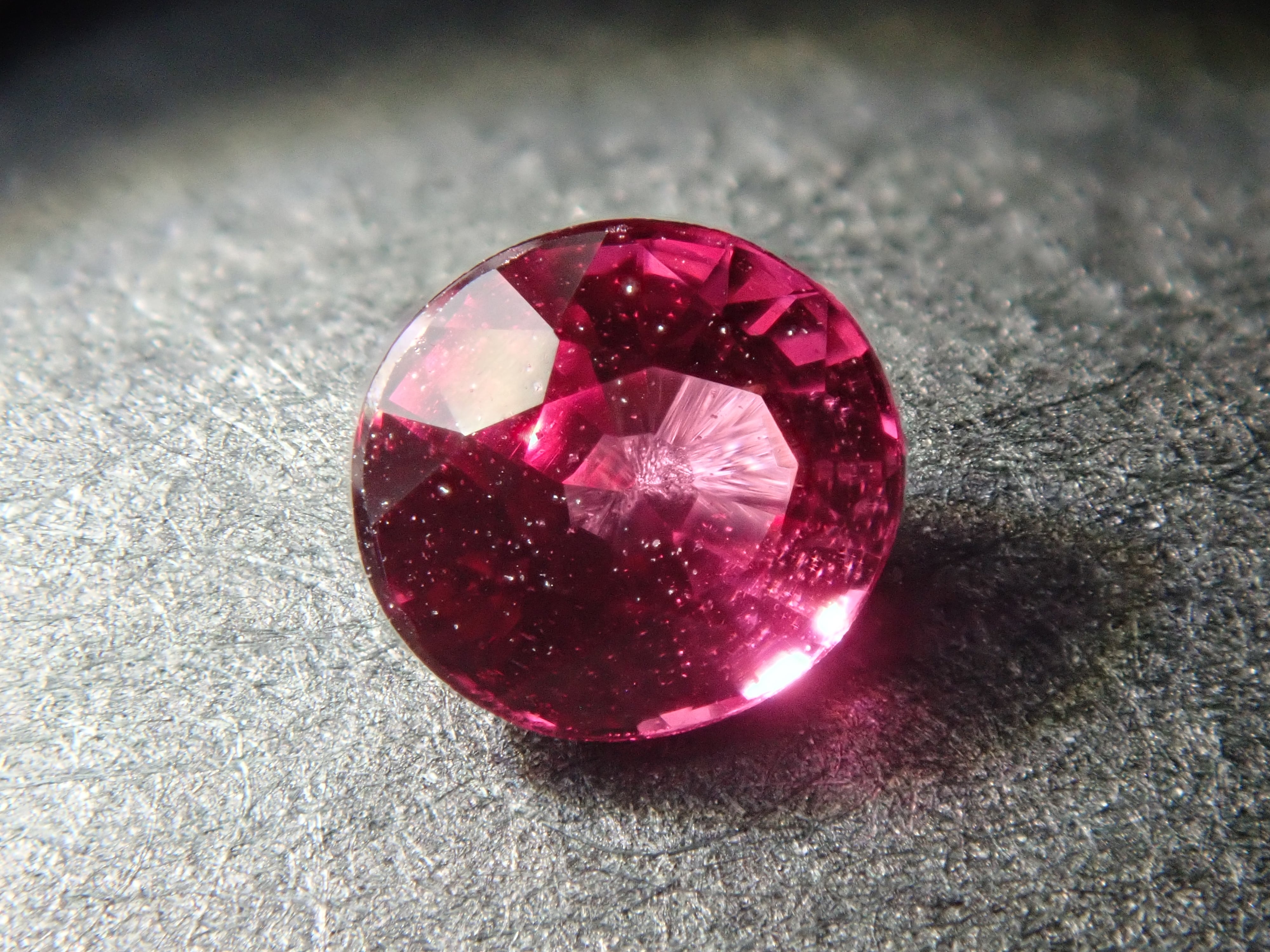 【新商品】ビルマ産レッドスピネル 0.182ct