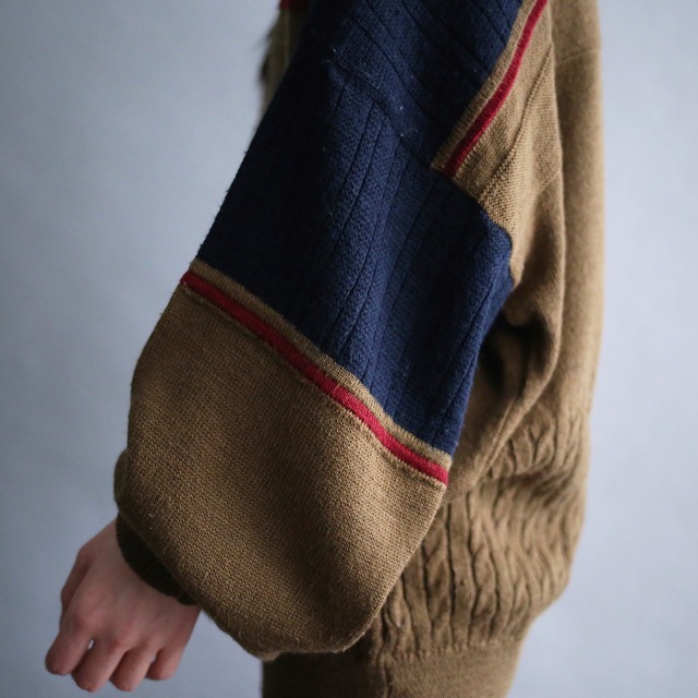 "刺繍" bi-color 3D line and cable knit pattern loose sweater