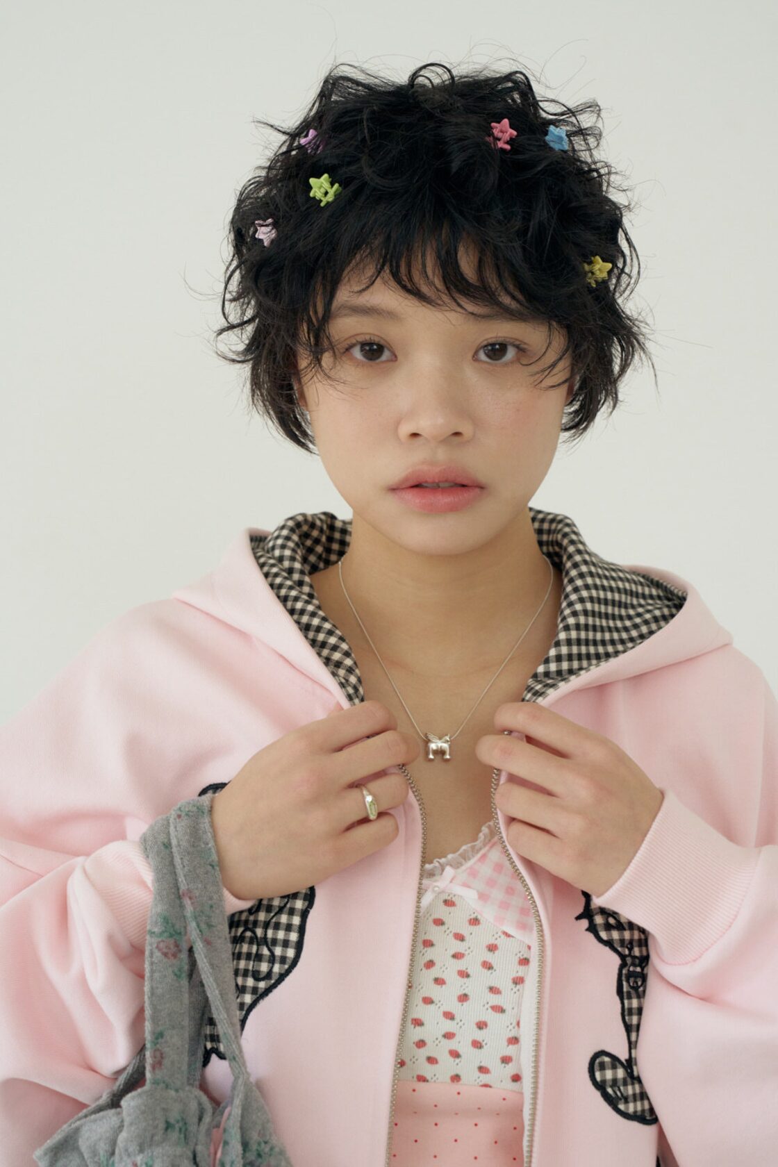 ☆ILLIT ウォンヒ 着用！！【SHAKIRI】KIRING CHECK PATCH HOODIE 