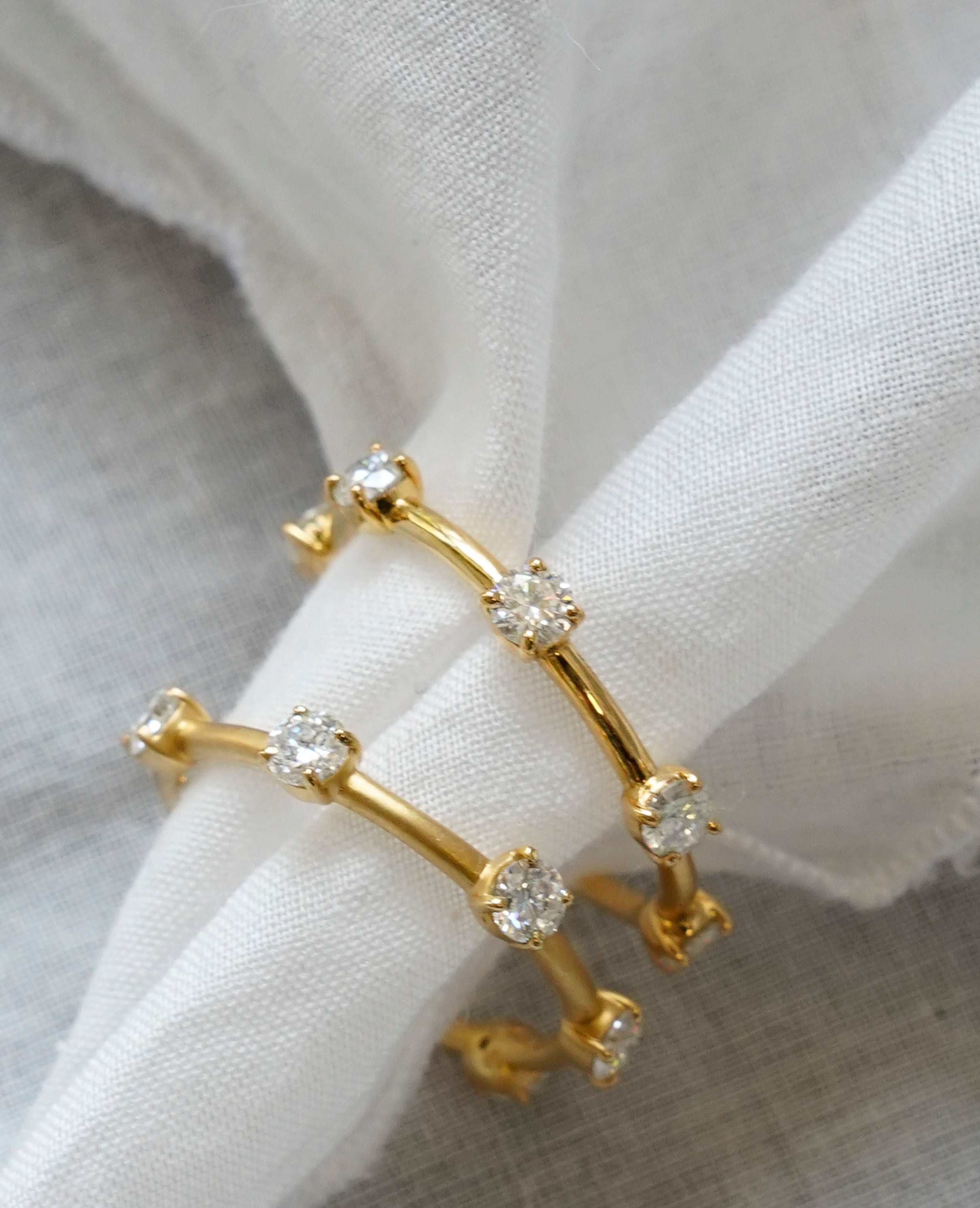 (SV)Moissanite earcuff ring