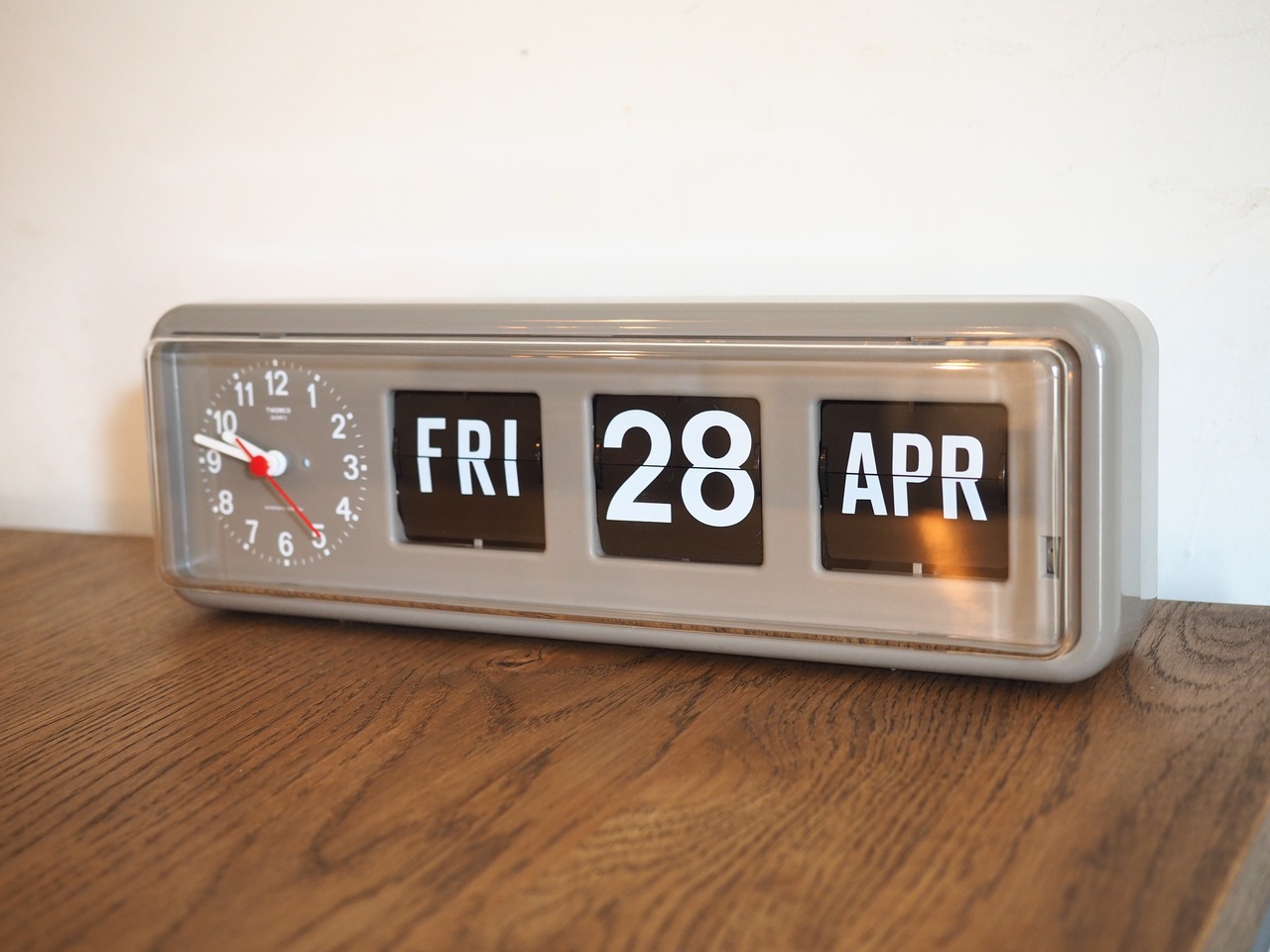 Twemco Calendar Clock #BQ-38