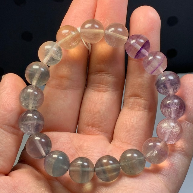 A67.変わった色合いグラデーションフローライト・ブレスレット