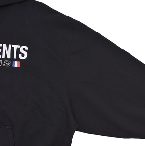【VETEMENTS】FLAG LOGO HOODIE