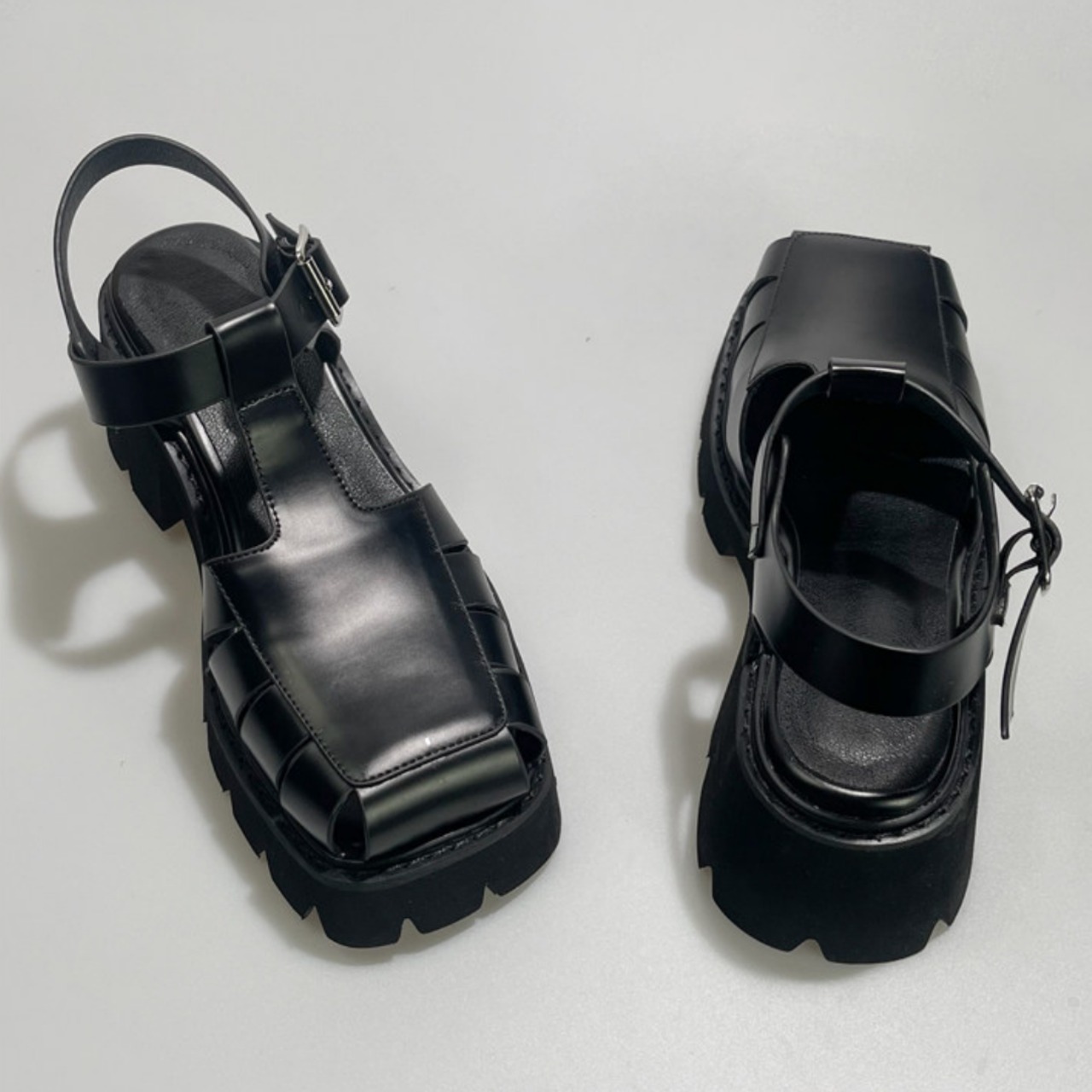 Openwork genuine leather sandals (ME359)