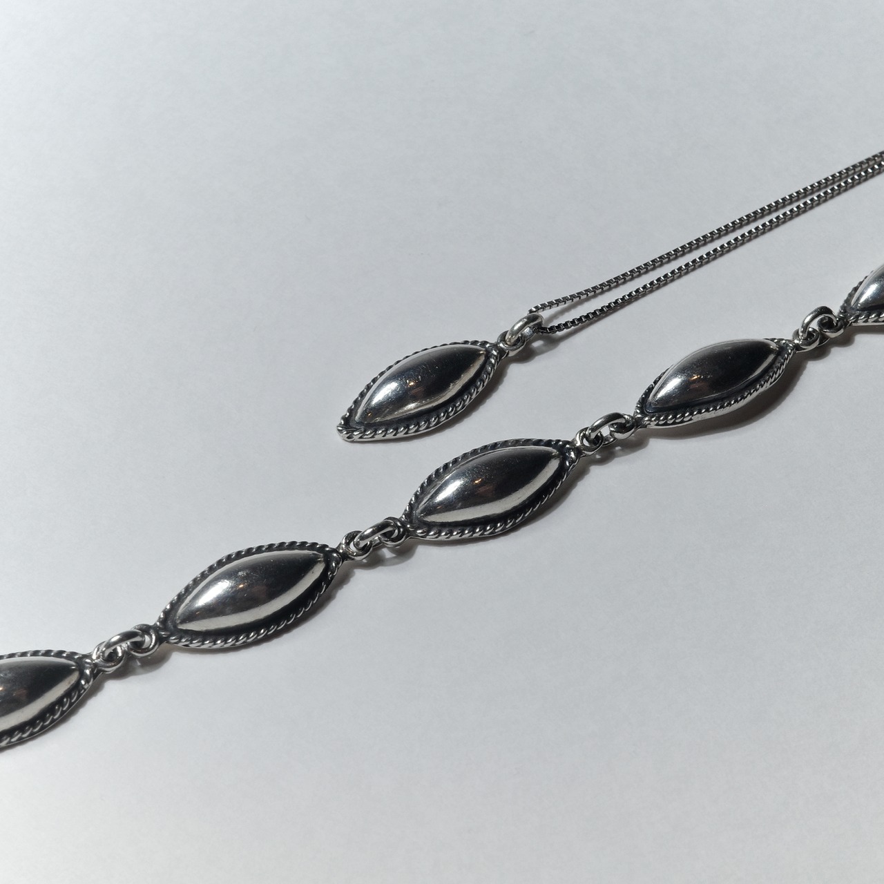 MEXICO LEAF BRACELET & NECKLACE
