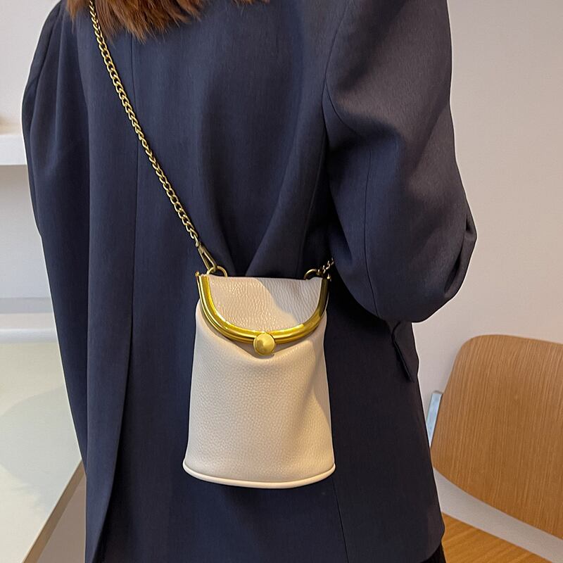 スタンダードオータムチェーン レトロ 秋物 メッセンジャーバッグ Tiancai_Wing_Bag77629027450